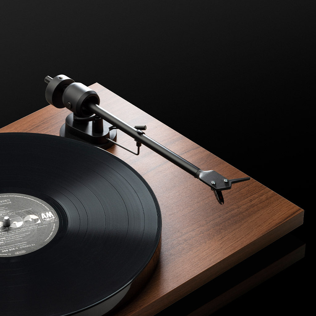 Pro-Ject E1 Turntable with Audio Technica AT3600